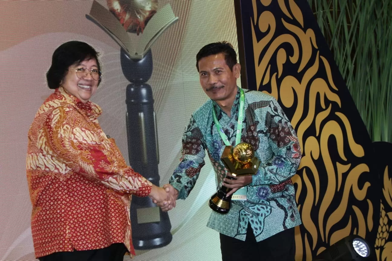 SMPN 1 Mantup Raih Predikat Sekolah Adiwiyata Mandiri
