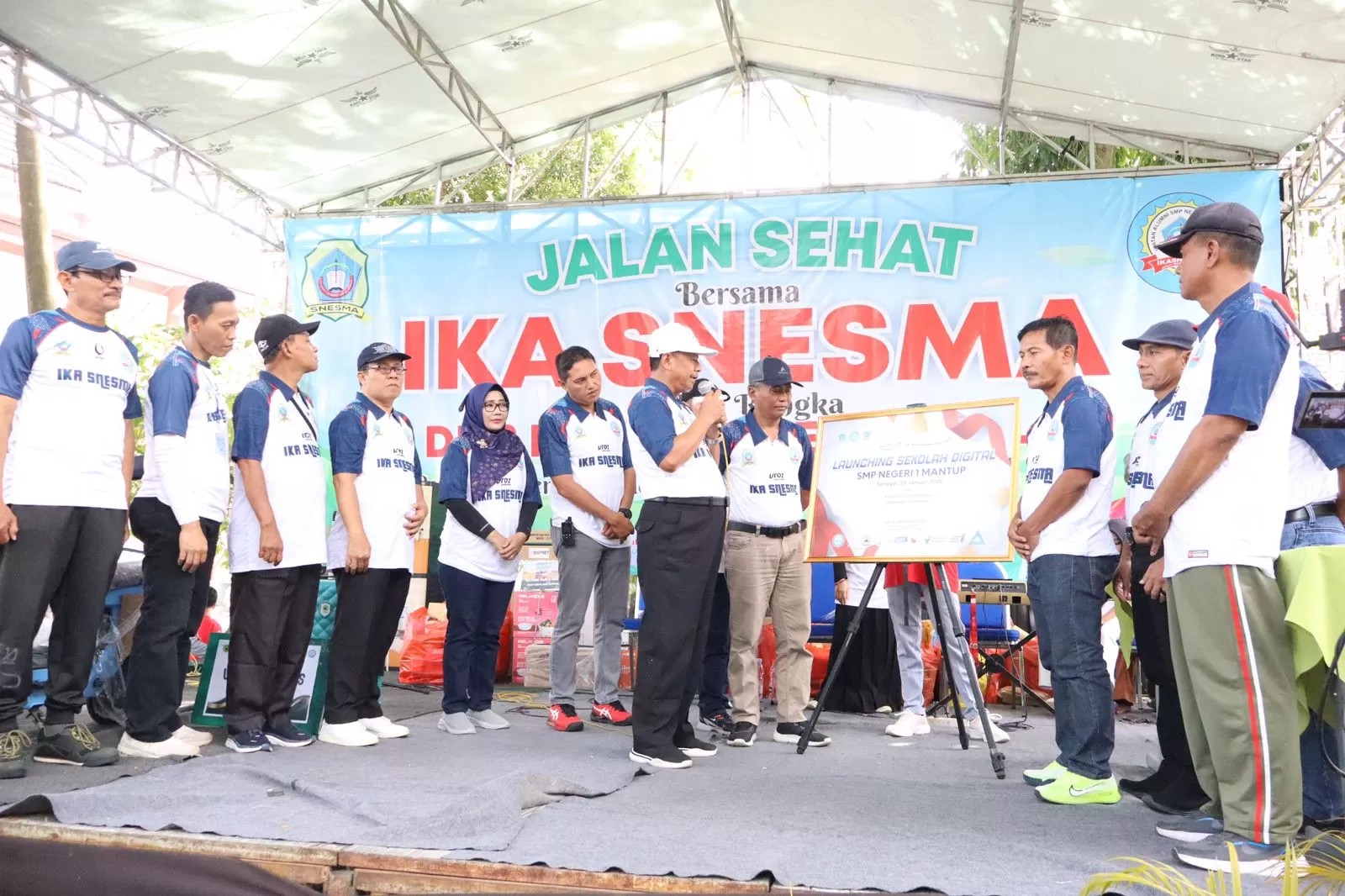 SMP Negeri 1 Mantup Tingkatkan Mutu Pendidikan Melalui Sekolah Digital